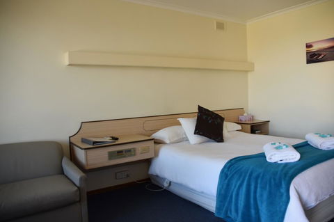 Stansbury Holiday Motel - Australian Directory 23