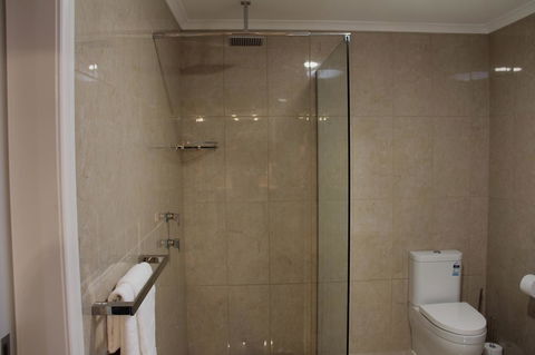 Lure Bed And Breakfast - Australian Directory 8