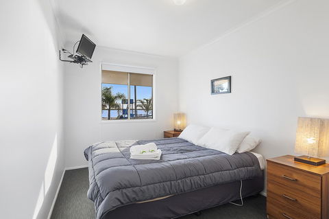 Port Broughton Tourist Park - Australian Directory 42