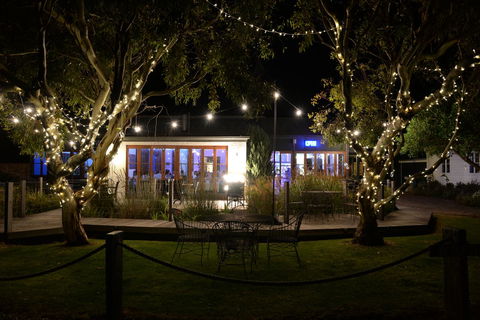 Beach Huts Middleton - Australian Directory 38