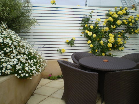 Beach Huts Middleton - Australian Directory 40