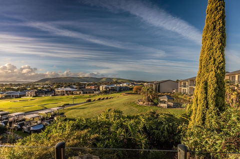 McCracken Country Club - Australian Directory 5