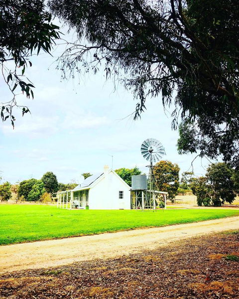 The Lake House Retreat - Australian Directory 9