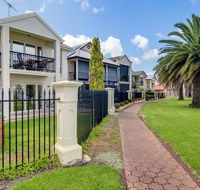 Port Adelaide Harbourside House - Australian Directory