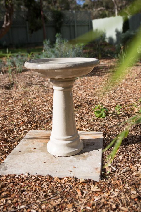 Cowan Street Bungalow - Australian Directory 14