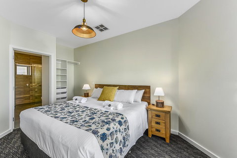 Bonnies Of Beachport - Australian Directory 5