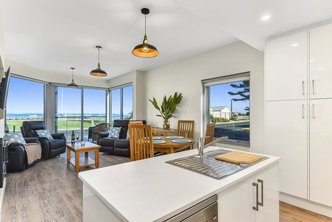 Bonnies Of Beachport - Australian Directory 13