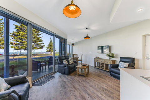 Bonnies Of Beachport - Australian Directory 28