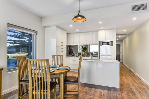 Bonnies Of Beachport - Australian Directory 15