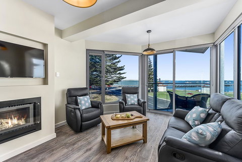 Bonnies Of Beachport - Australian Directory 0