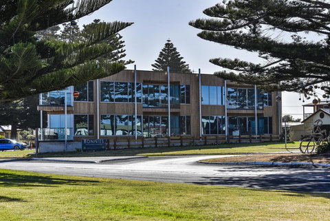 Bonnies Of Beachport - Australian Directory 25