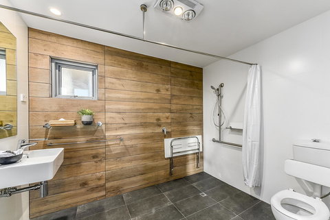 Bonnies Of Beachport - Australian Directory 30