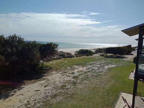 Blissful Beachfront Beachouse - Australian Directory 22