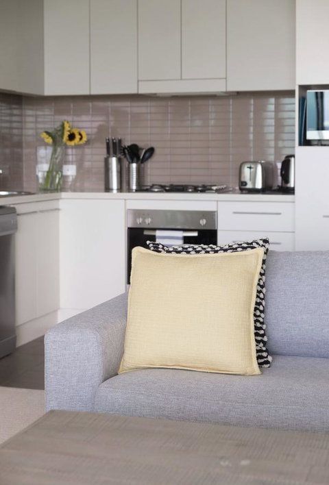 Port Adelaide Executive Waterfront Apartment - Australian Directory 19