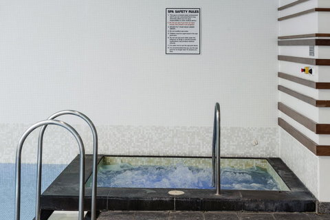 Port Adelaide Executive Waterfront Apartment - Australian Directory 28