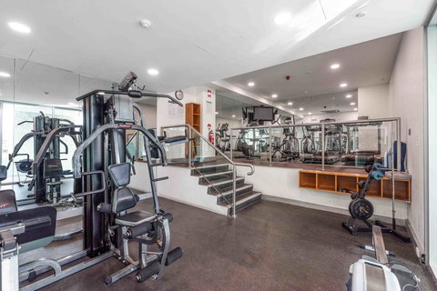 Port Adelaide Executive Waterfront Apartment - Australian Directory 27