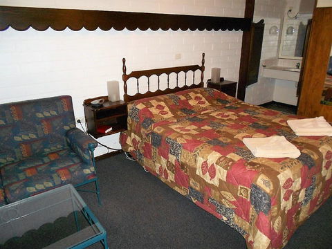 Bordertown Motel - Australian Directory 9