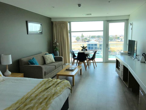 Ocean View Luxury Apartment & Suite - Australian Directory 24