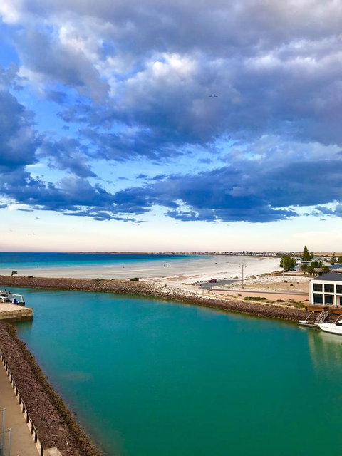 Ocean View Luxury Apartment & Suite - Australian Directory 0