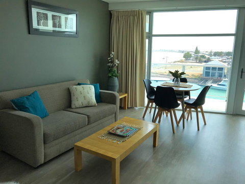Ocean View Luxury Apartment & Suite - Australian Directory 11