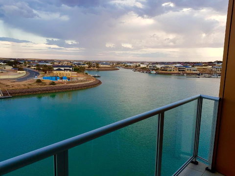 Ocean View Luxury Apartment & Suite - Australian Directory 34