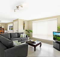 Ainslie Roberts Drive Retreat - Australian Directory