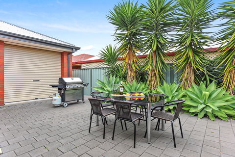 'The Hidden Diamond' - Normanville - Australian Directory 4