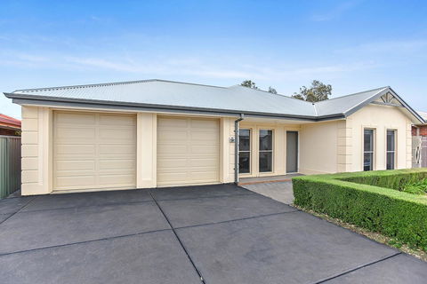 'The Hidden Diamond' - Normanville - Australian Directory 6