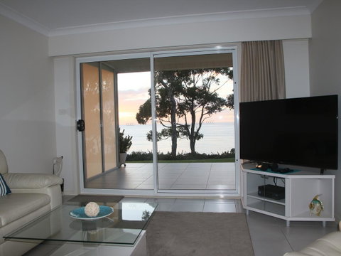 Mollymook Beach Waterfront - Australian Directory 12
