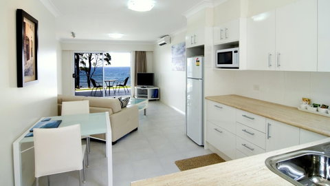 Mollymook Beach Waterfront - Australian Directory 8