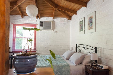 Trevalia Accommodation - Australian Directory 31