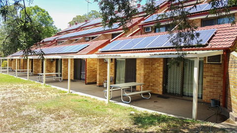 Windsor Terrace Motel - Australian Directory 16