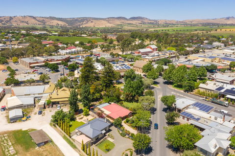 Tanunda\'s Magpie House - Australian Directory 27