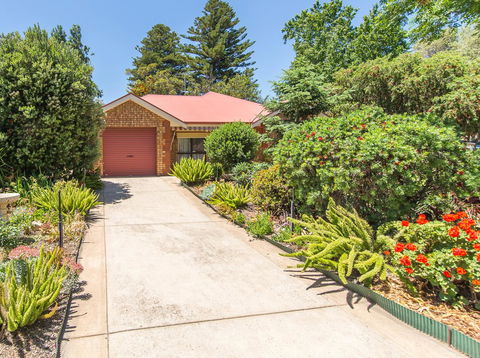 Tanunda\'s Magpie House - Australian Directory 3