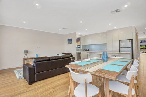 Eastern Breeze - Australian Directory 23
