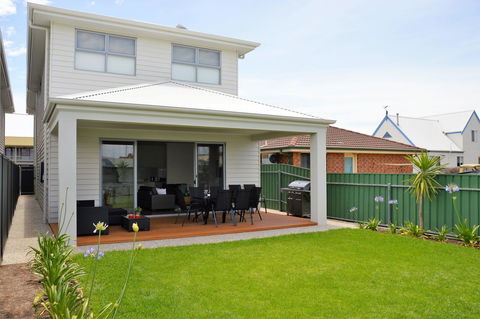 Eastern Breeze - Australian Directory 14