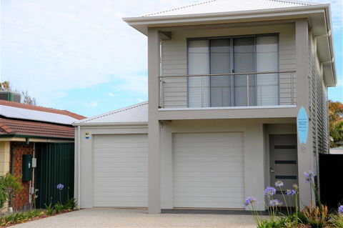 Eastern Breeze - Australian Directory 37