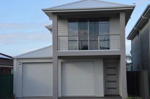 Eastern Breeze - Australian Directory 5