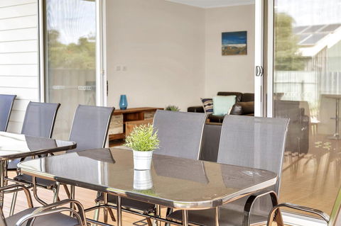 Eastern Breeze - Australian Directory 27