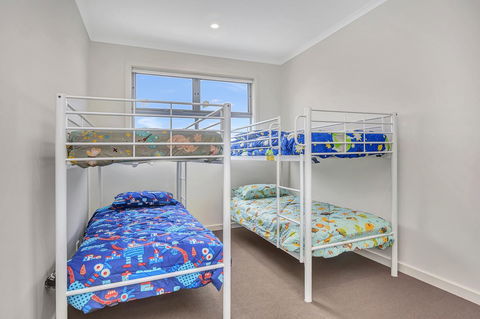 Eastern Breeze - Australian Directory 24