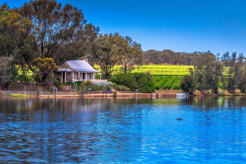 Stonewell Cottages And Vineyards - Australian Directory 4