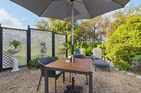 Stonewell Cottages And Vineyards - Australian Directory 18