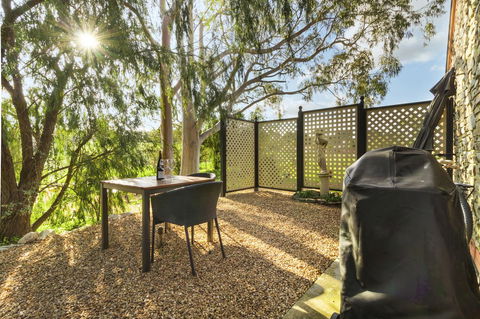 Stonewell Cottages And Vineyards - Australian Directory 17