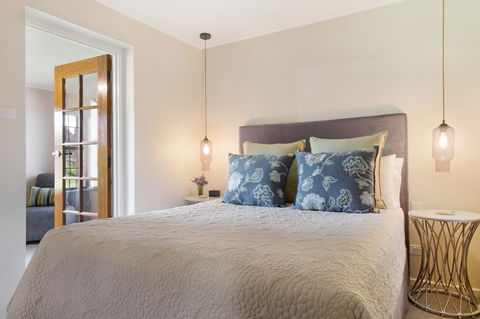 Stonewell Cottages And Vineyards - Australian Directory 25
