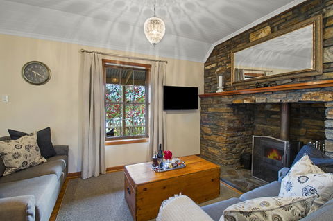 Stonewell Cottages And Vineyards - Australian Directory 27
