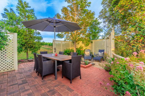 Stonewell Cottages And Vineyards - Australian Directory 6