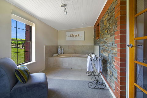 Stonewell Cottages And Vineyards - Australian Directory 29