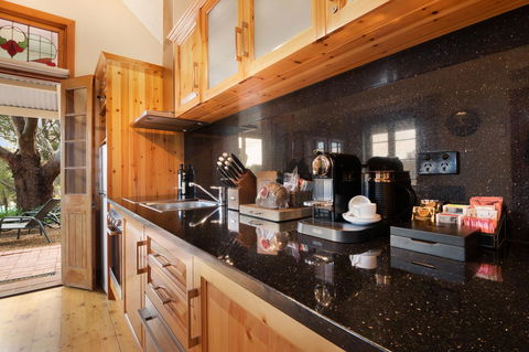 Stonewell Cottages And Vineyards - Australian Directory 42