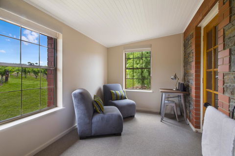 Stonewell Cottages And Vineyards - Australian Directory 20