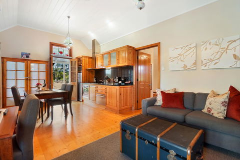 Stonewell Cottages And Vineyards - Australian Directory 44